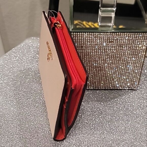 Michael Kors Jet Set Charm Medium Snap Carryall Leather Wallet- Soft Pink/Multi - Picture 3 of 9